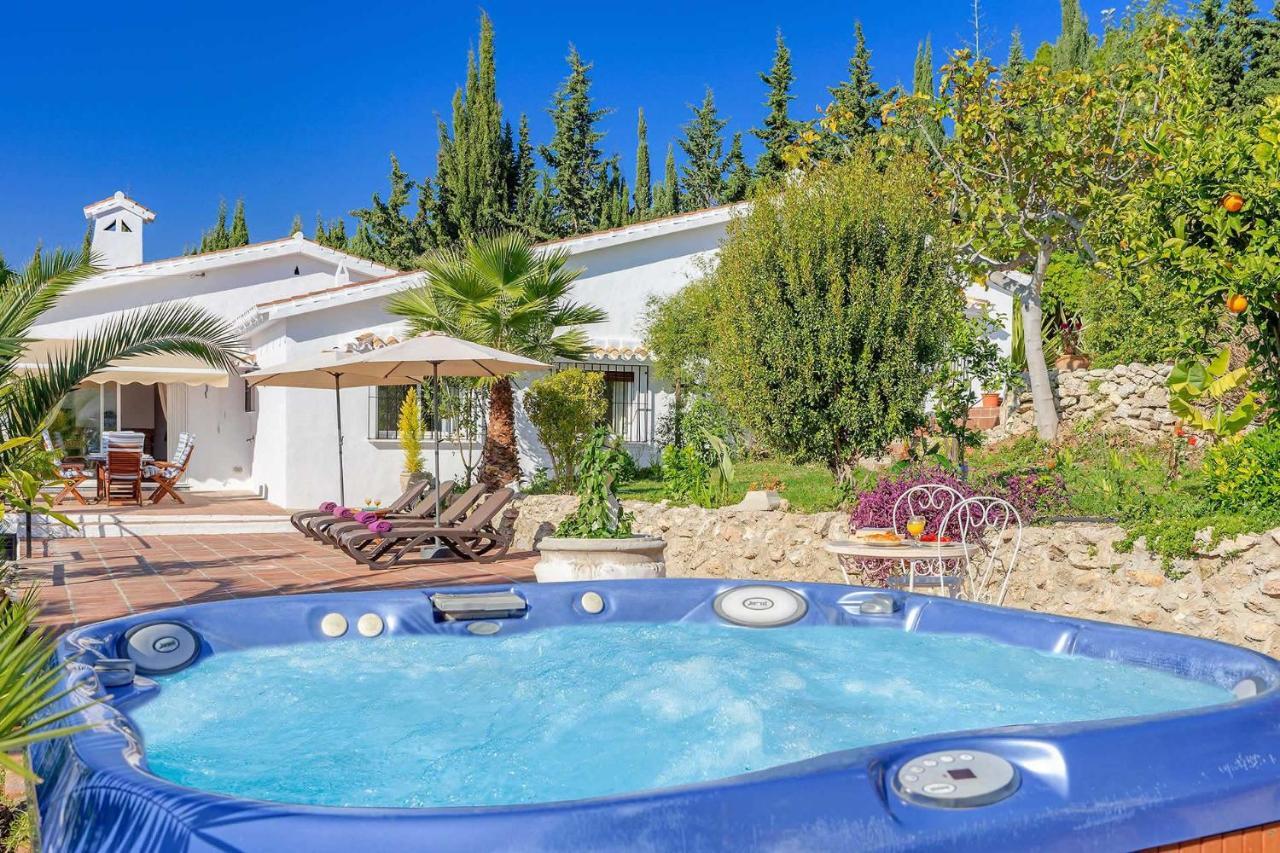 Private Heated Pool, Jacuzzi & 1225M2 Garden In Villa Cipreses Frigiliana Ngoại thất bức ảnh